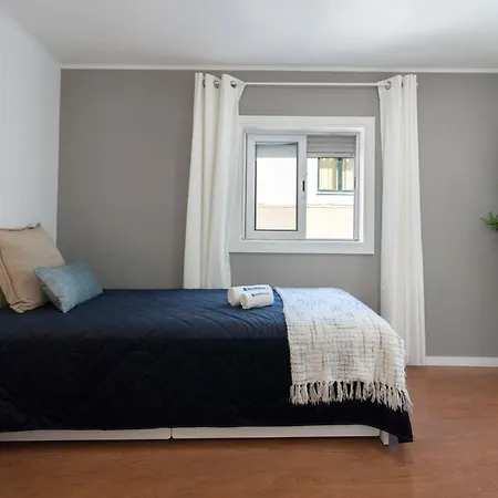 Ferienhaus Welcoming Adorable House - Ace Location