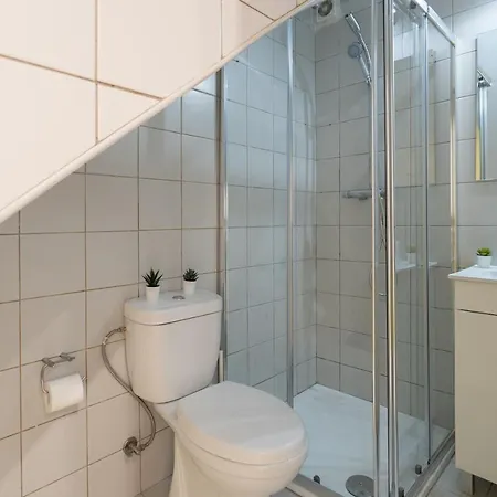Welcoming Adorable House - Ace Location بيت للعطل *